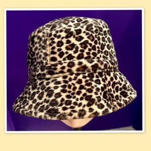 Bucket Hat in Faux Fur Leopard Print
